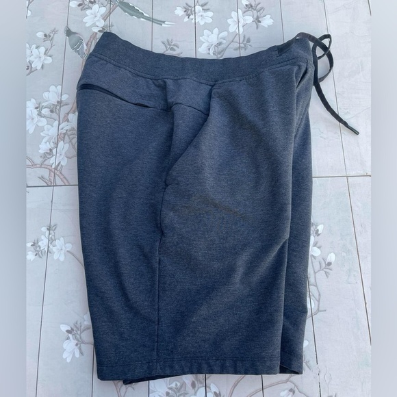 Lululemon athletica shorts - Picture 4 of 5